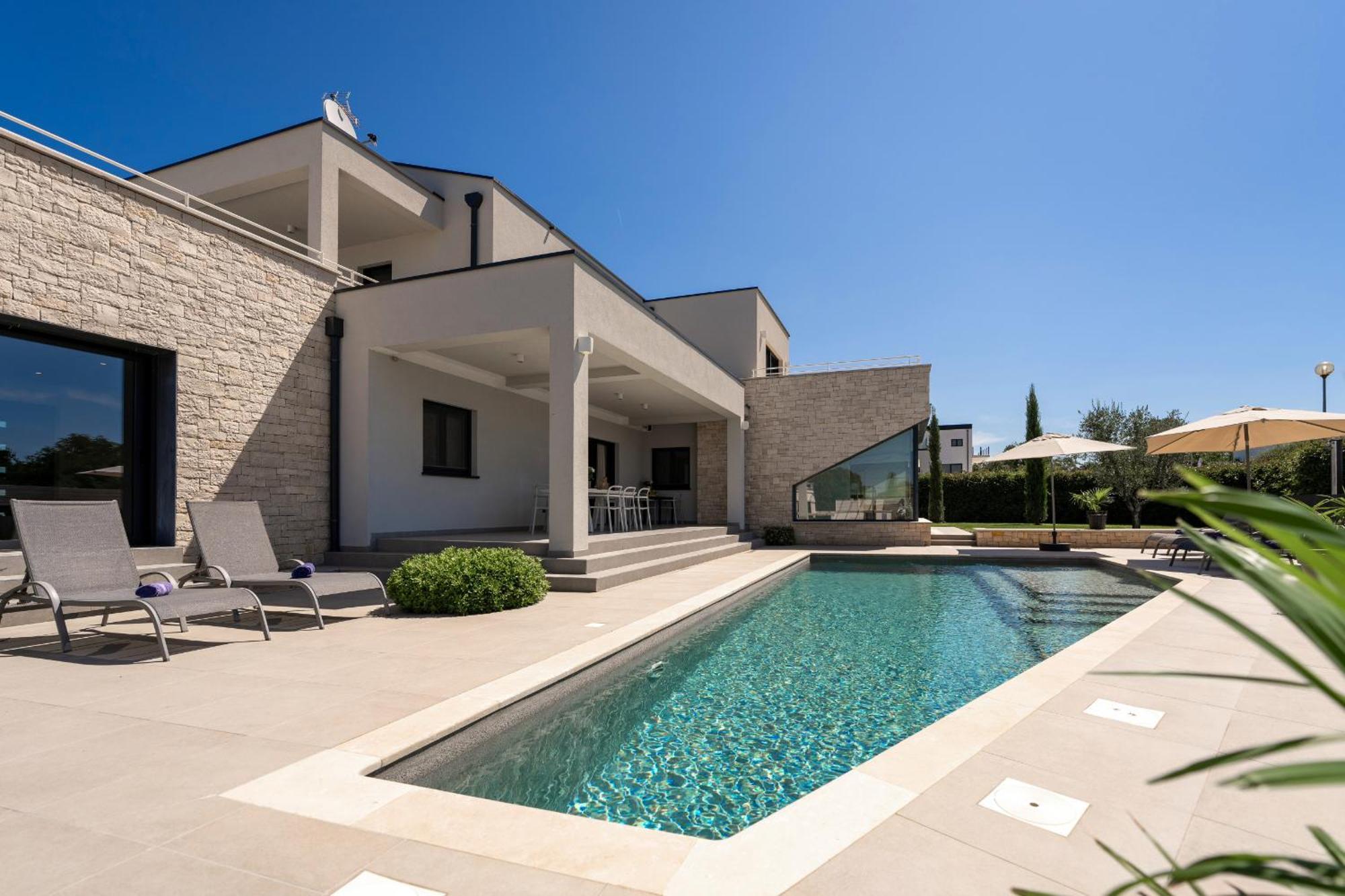 Anni For 10 People In With Heated Pool, Sea View & Kids And Playground Villa Poreč