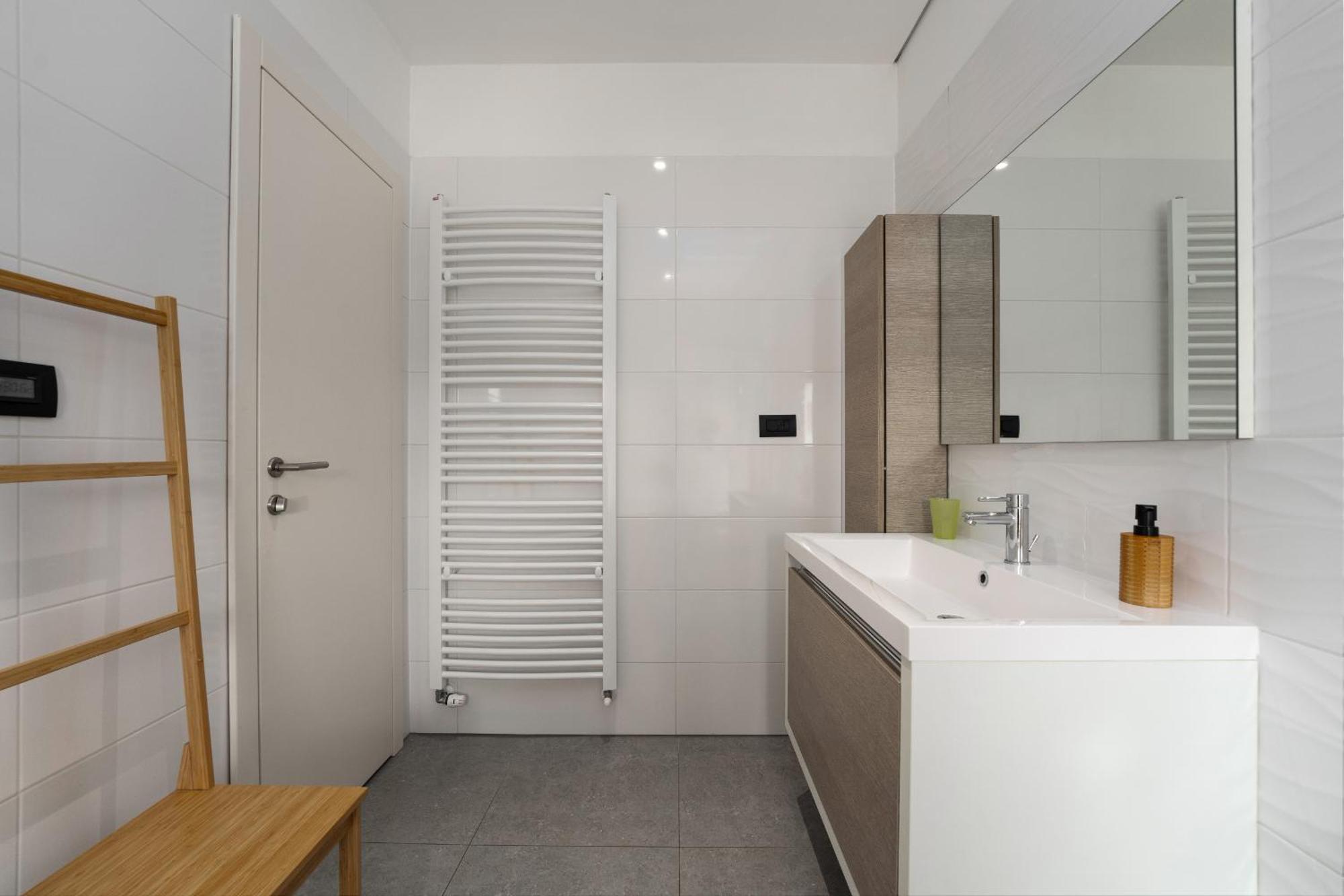 Villa Anni For 10 People In With Heated Pool, Sea View & Kids And Playground *
