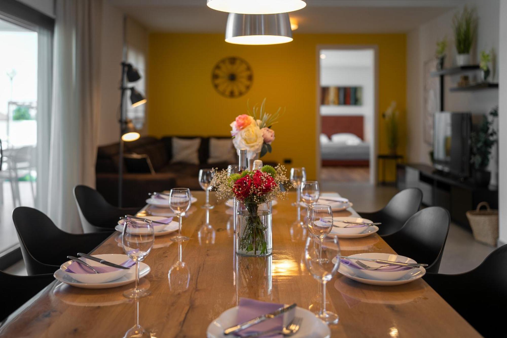 Anni For 10 People In With Heated Pool, Sea View & Kids And Playground *