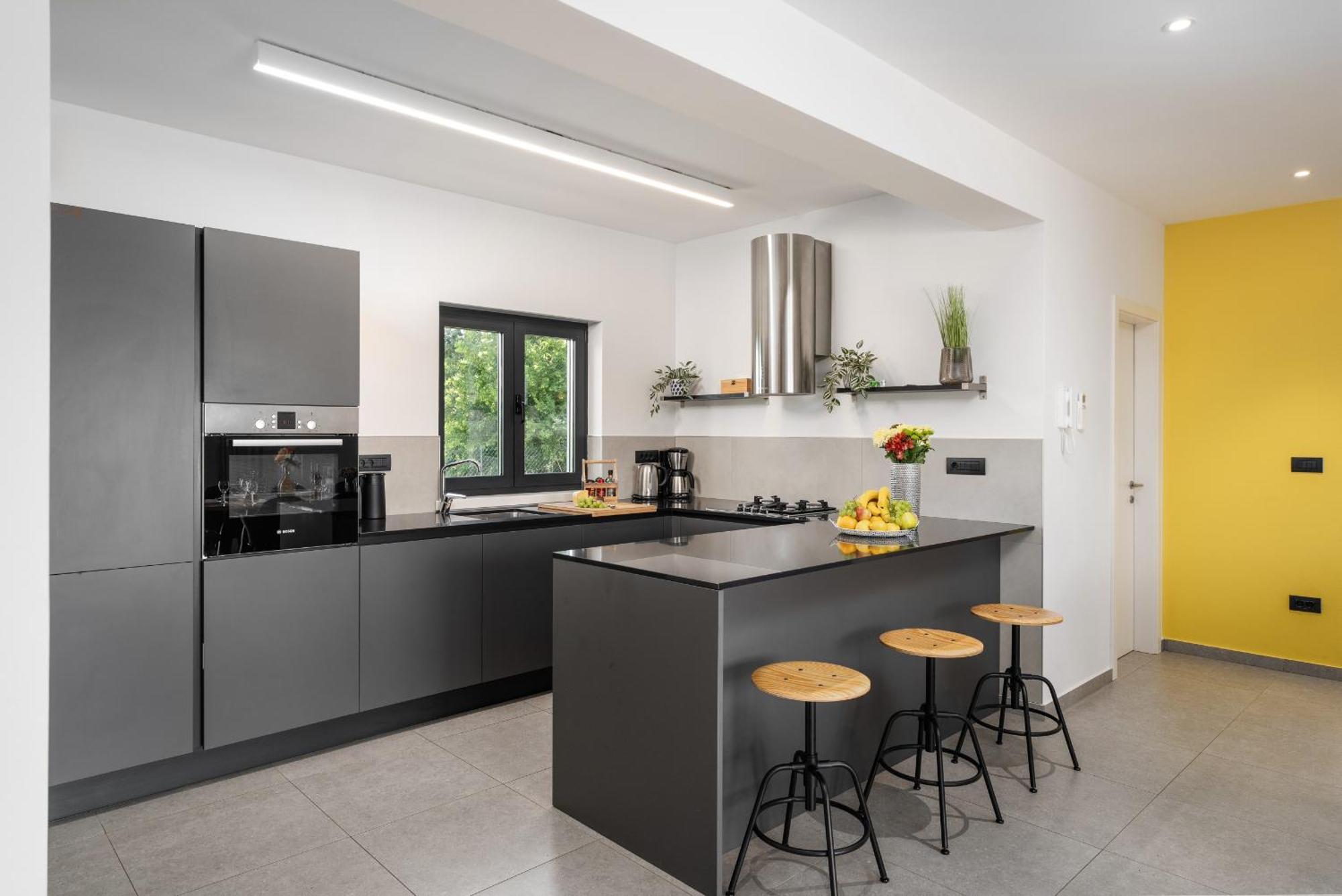 Anni For 10 People In With Heated Pool, Sea View & Kids And Playground Villa Poreč