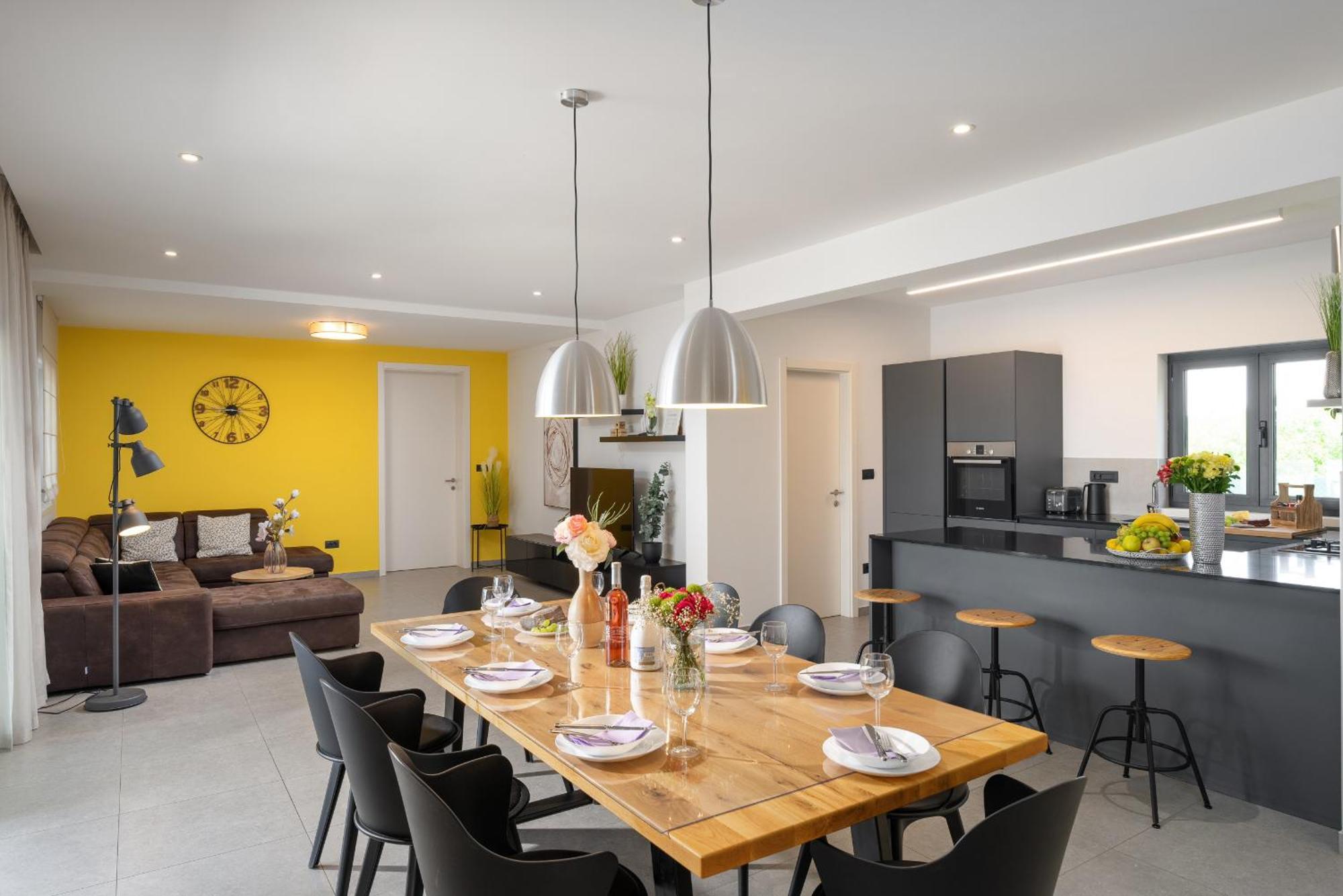 Anni For 10 People In With Heated Pool, Sea View & Kids And Playground *