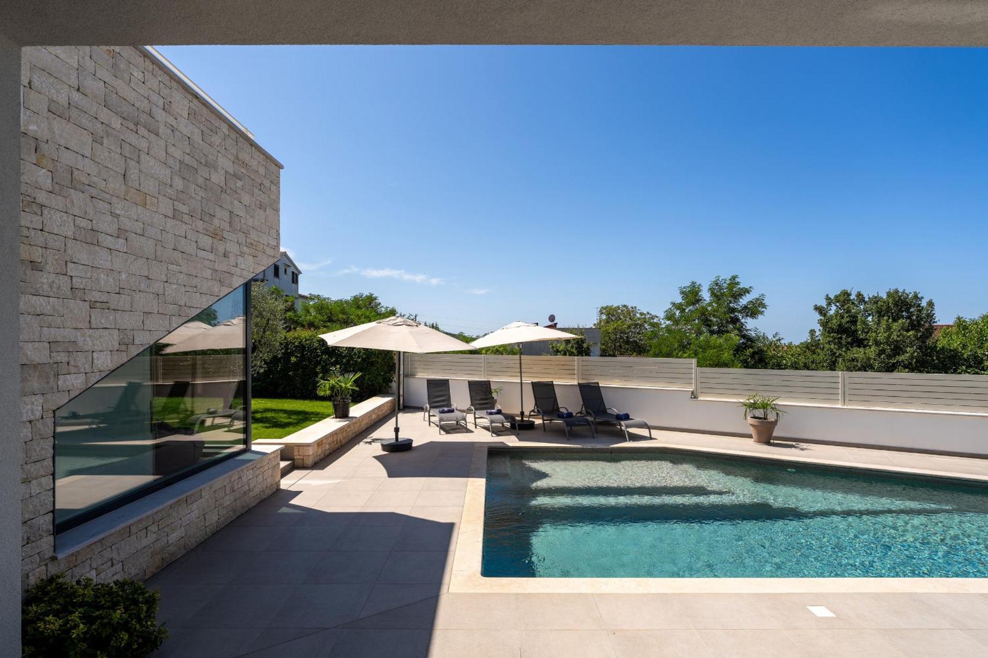 Anni For 10 People In With Heated Pool, Sea View & Kids And Playground Villa Poreč