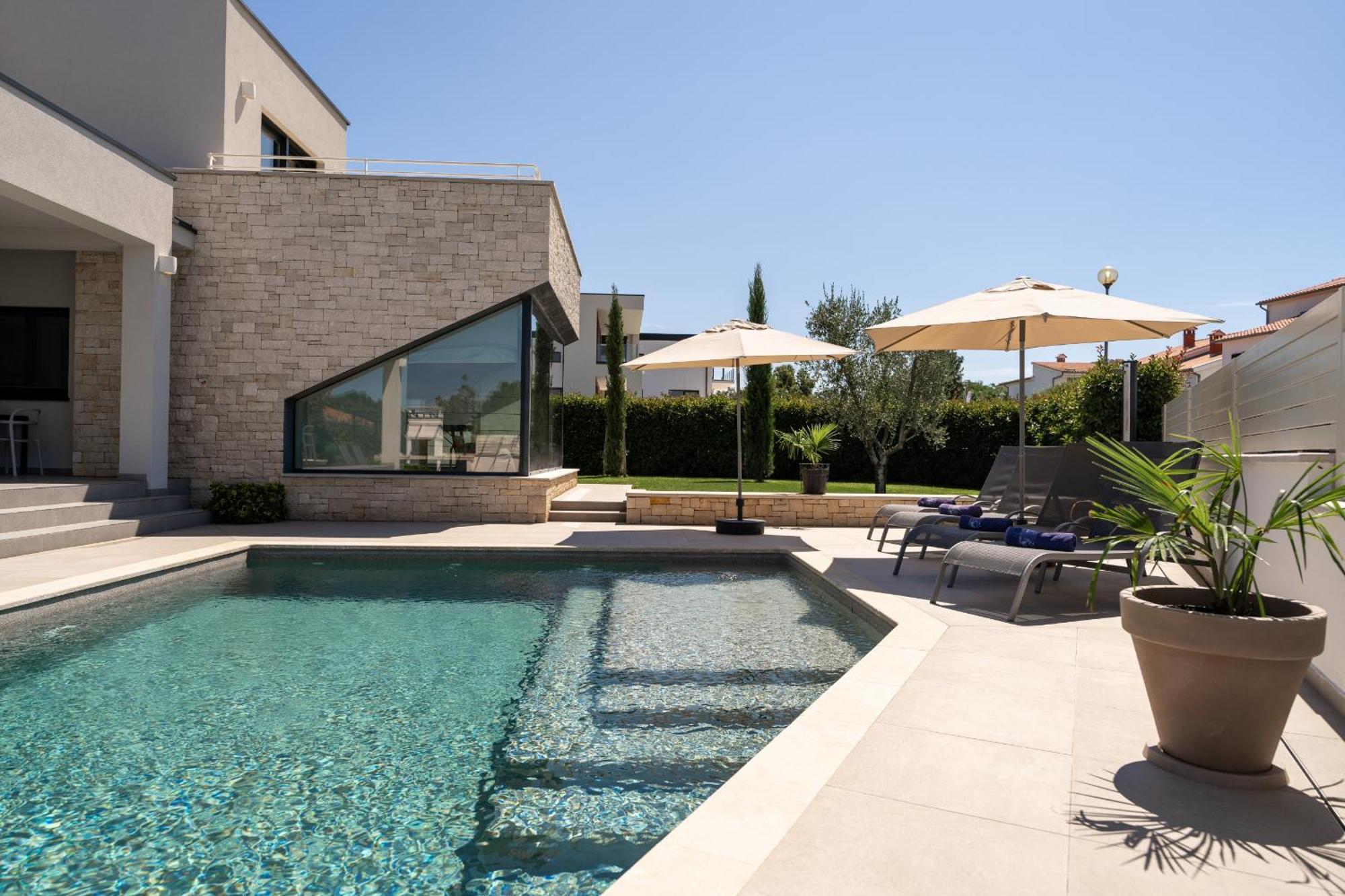 Anni For 10 People In With Heated Pool, Sea View & Kids And Playground Villa Poreč