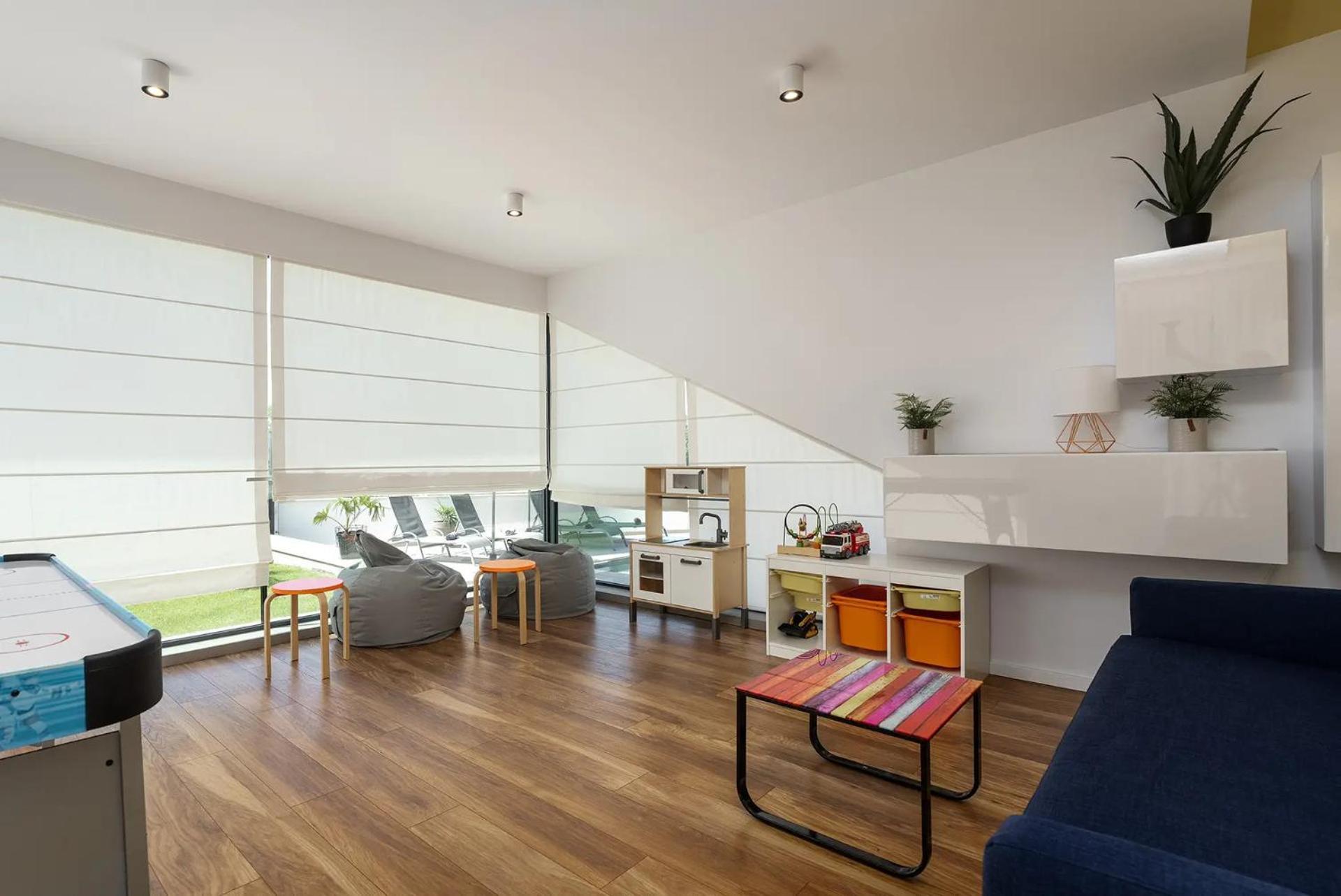 Anni For 10 People In With Heated Pool, Sea View & Kids And Playground Villa *