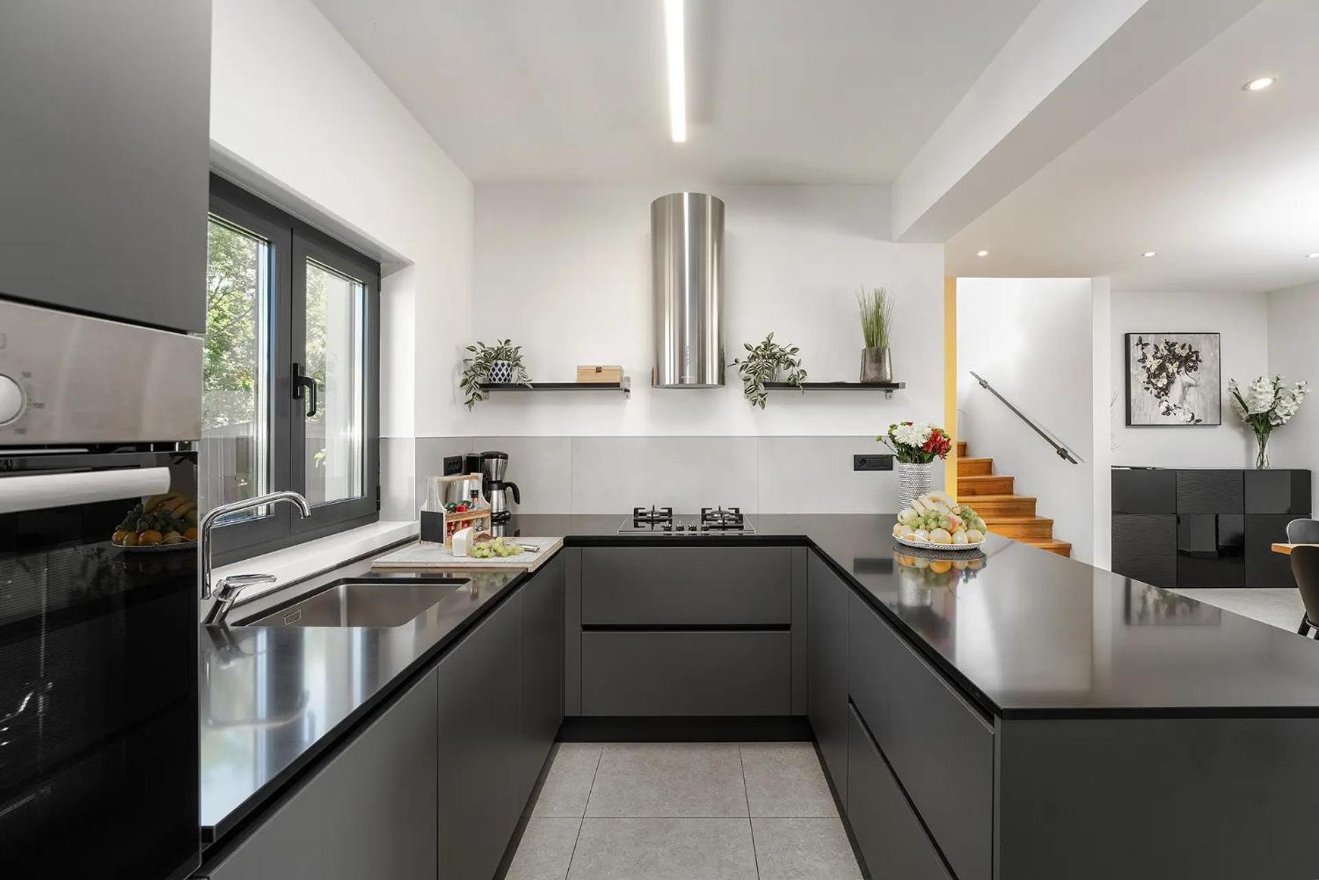 Anni For 10 People In With Heated Pool, Sea View & Kids And Playground Villa Poreč