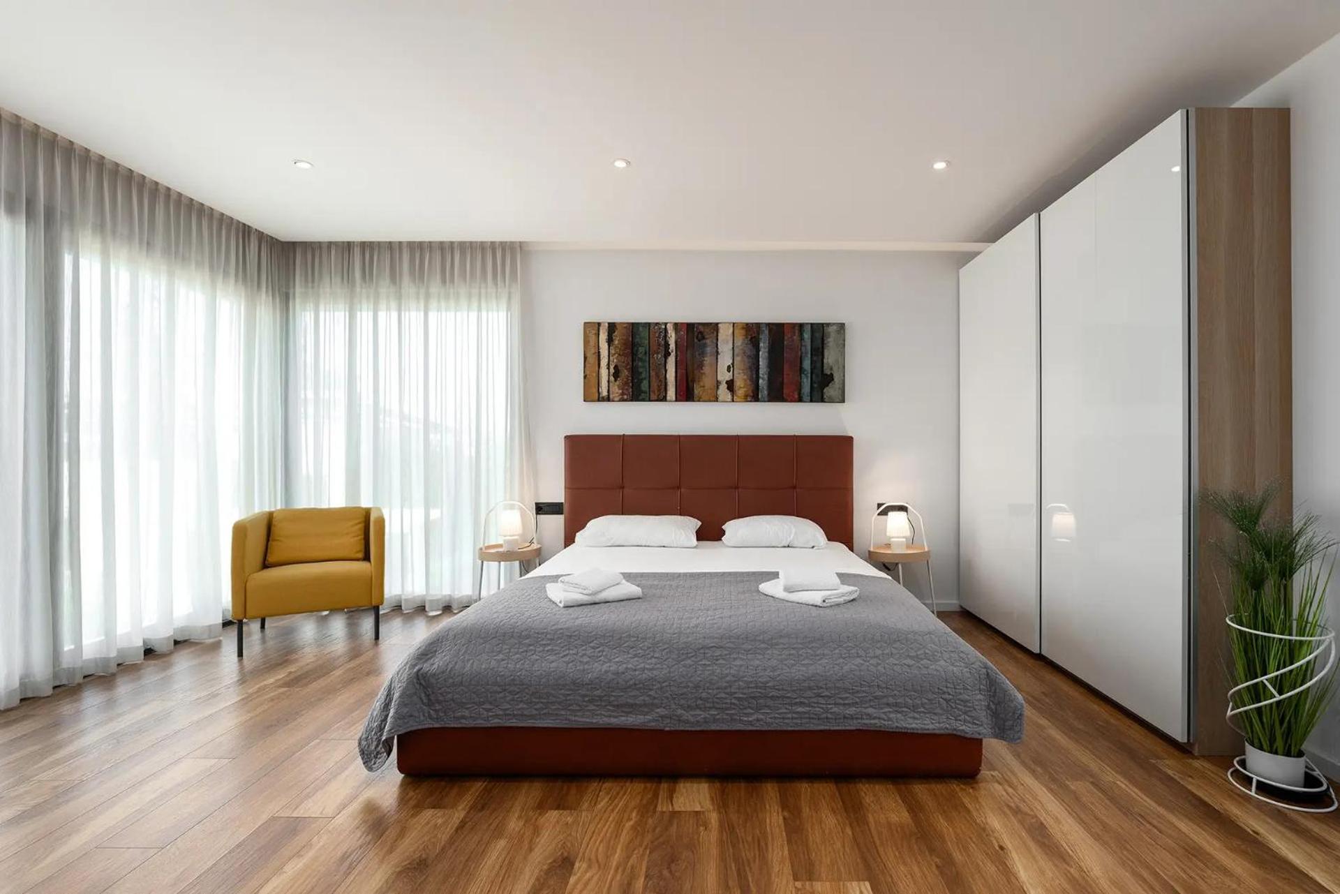 Anni For 10 People In With Heated Pool, Sea View & Kids And Playground