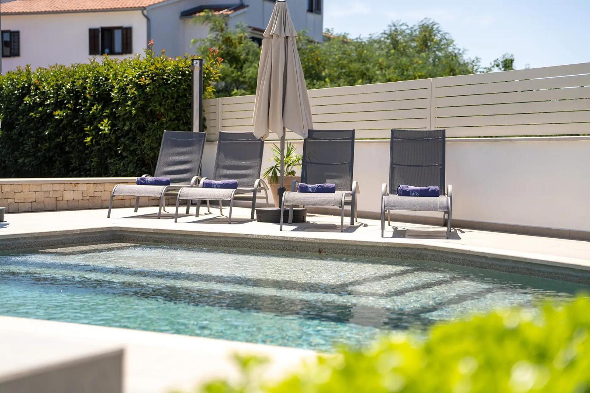 Anni For 10 People In With Heated Pool, Sea View & Kids And Playground Villa Poreč